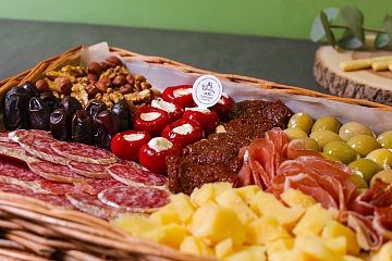 Набор сырно-мясной гастрономии