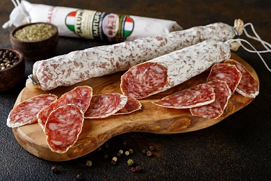 Колбаса полусухая «Салями с трюфелем» 200г