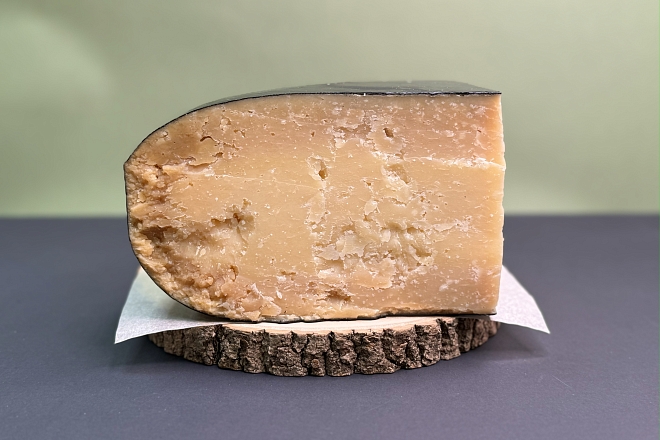 Сыр Пикантин 50% сверхтвердый из овечьего молока