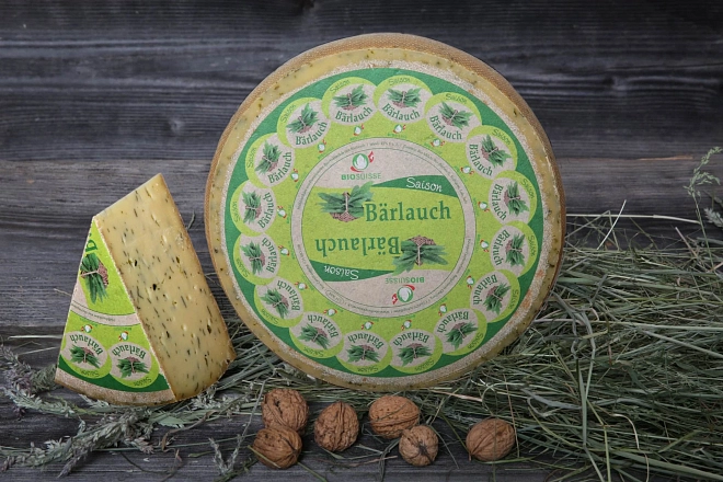 Сыр Грюйер сливочный с черемшой