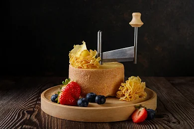 Сыр Тет Де Муан выдержанный 51% «Margot Fromages S.A»