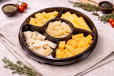 Тарелка "Крымские Сыры: Чеддер и Тайны Эчки-Даг"