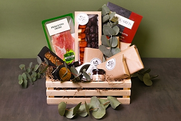 Подарочный ящик "Ароматные и пикантные сыры"