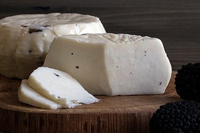 Сыр Тартуфетто Tartufetto (Качотта с трюфелем 40%)