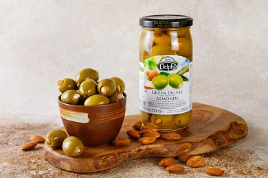 Оливки фаршированные миндалем «Delphi» 350г